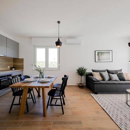 Stunning Home In Vrsi With Kitchen المظهر الخارجي الصورة