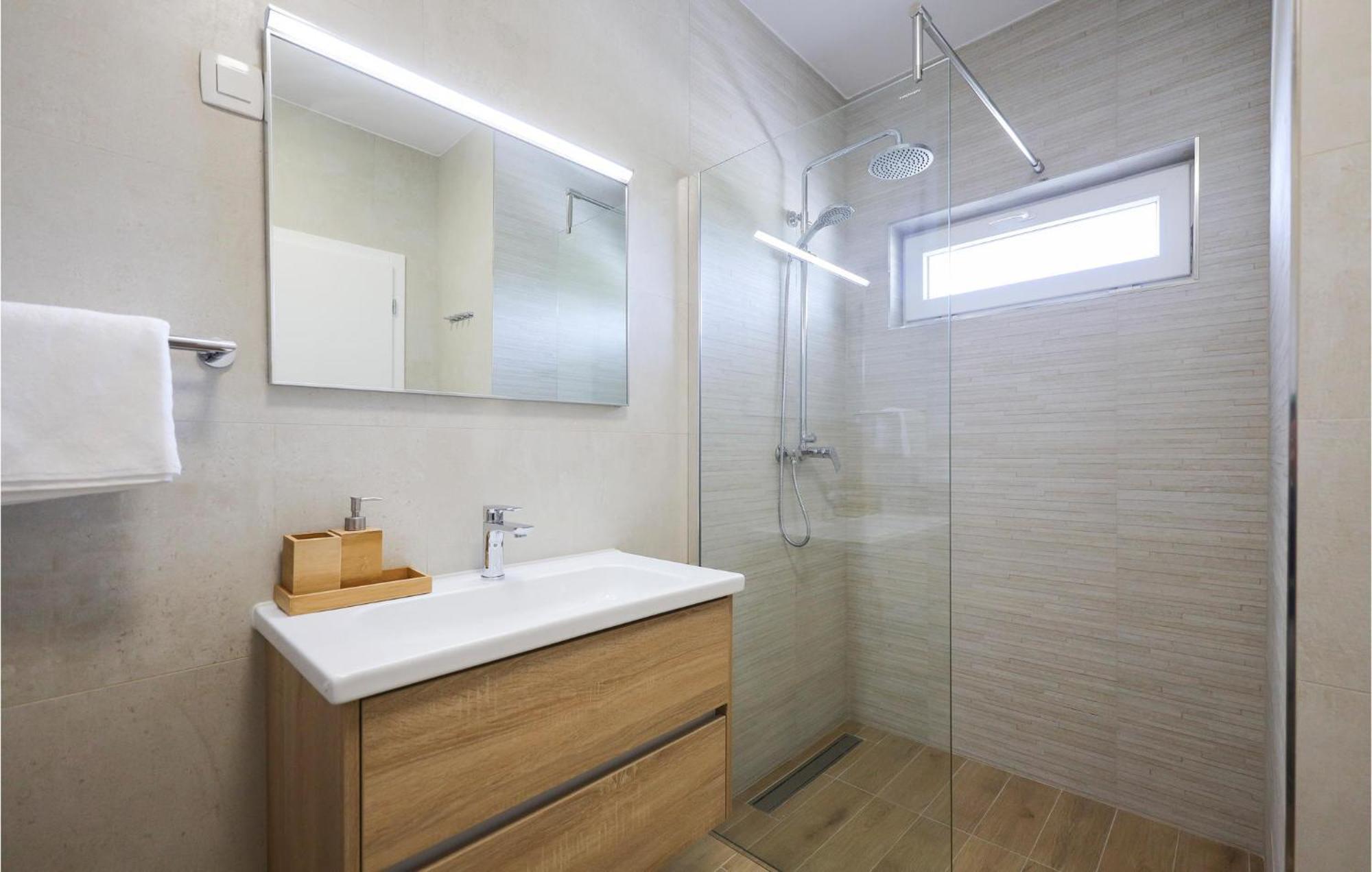 Stunning Home In Vrsi With Kitchen المظهر الخارجي الصورة