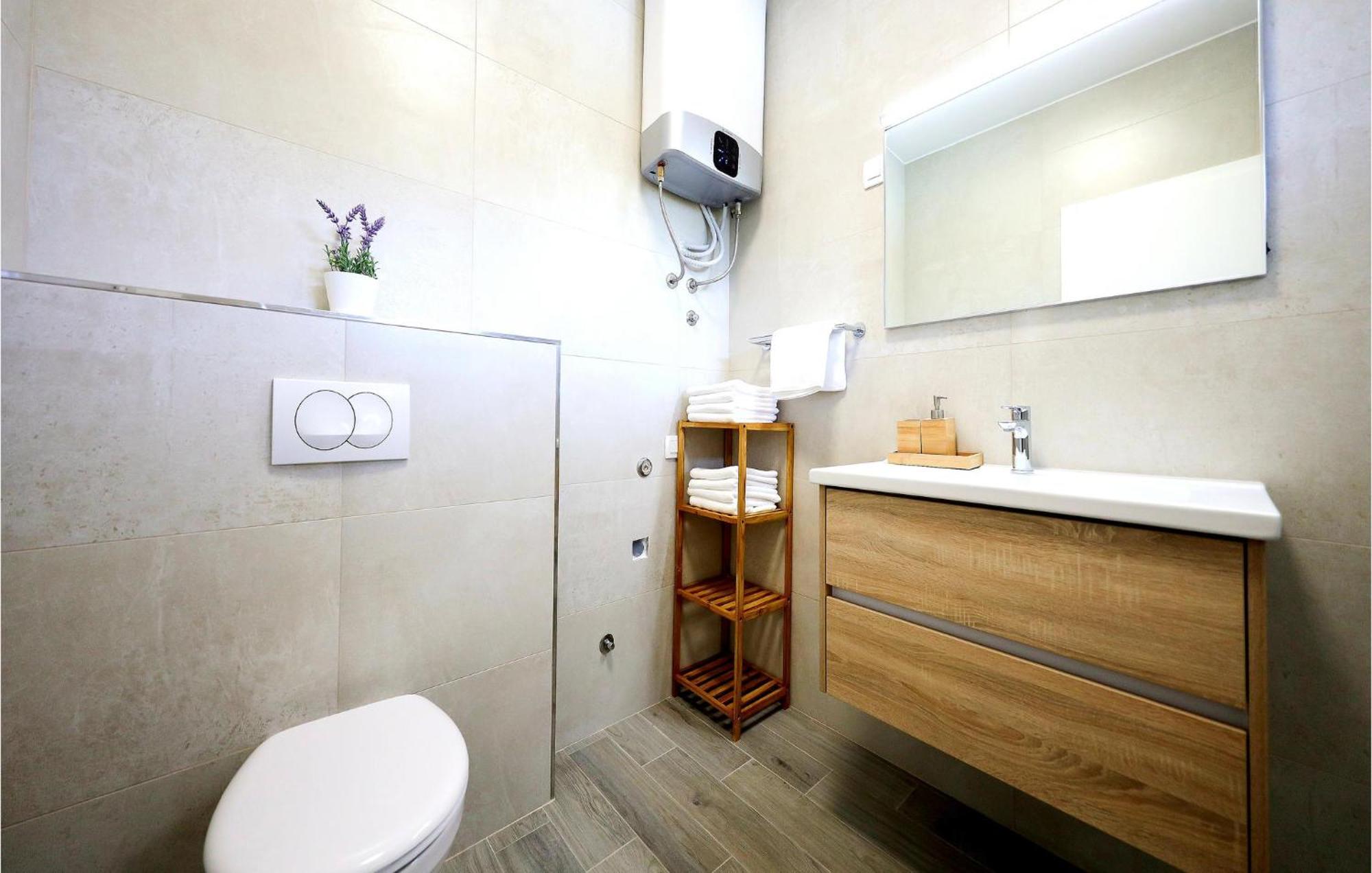 Stunning Home In Vrsi With Kitchen المظهر الخارجي الصورة