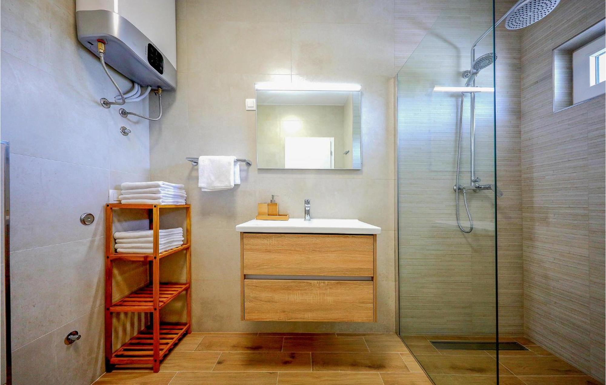 Stunning Home In Vrsi With Kitchen المظهر الخارجي الصورة